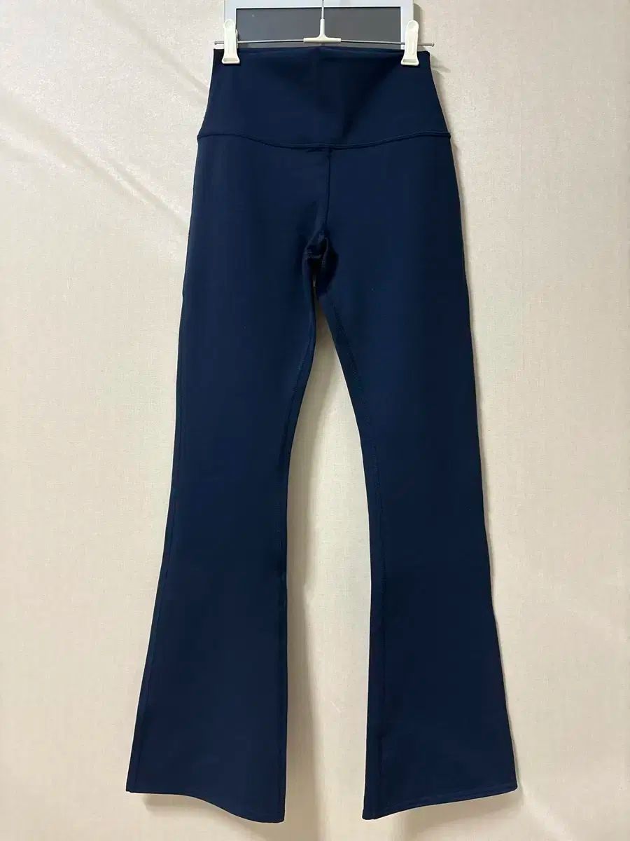 Alo 알로 ヨガ ブーツカット フ レギンス ネイビー S サイズ