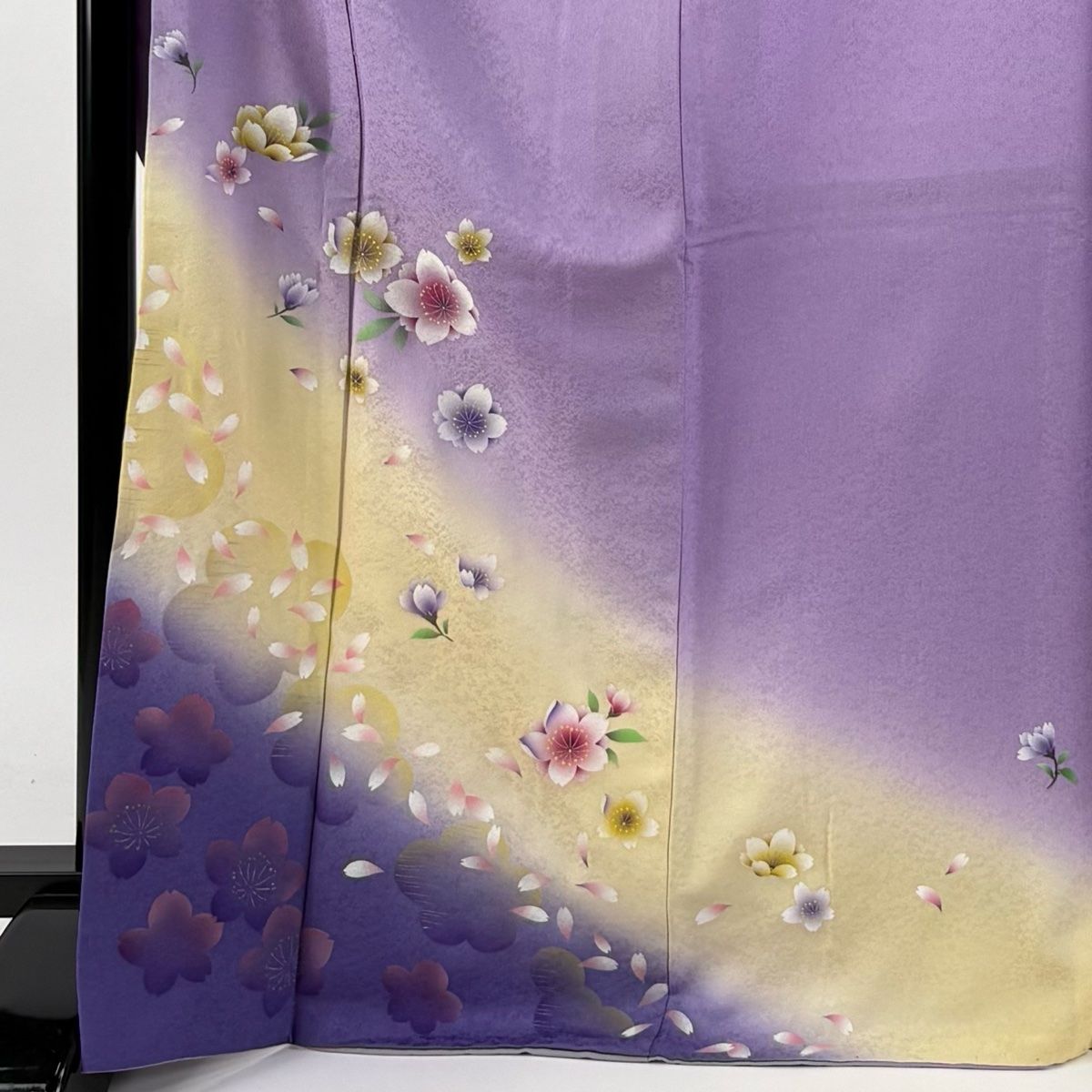 振袖 身丈169cm 裄丈67cm M 袷 桜 花びら 染め分け ぼかし 薄紫 正絹