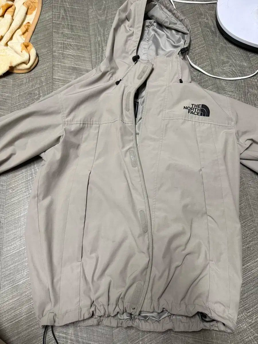 THE NORTH FACE ザ ノース フェイス ウィンドブレーカー ベージュ M 95