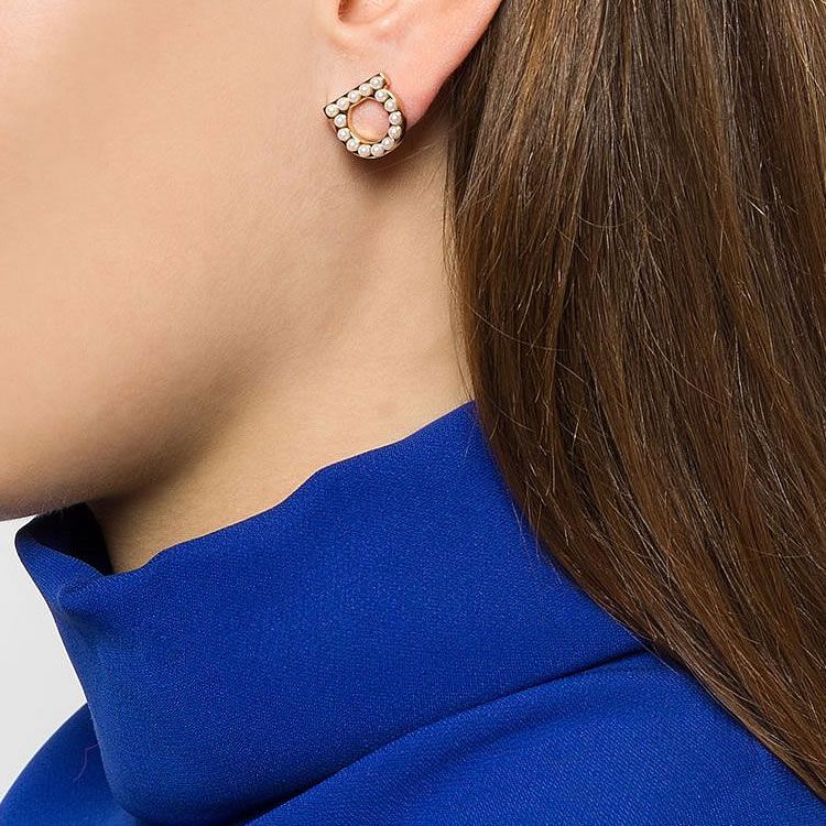 サルヴァトーレ フェラガモ Salvatore Ferragamo ピアス