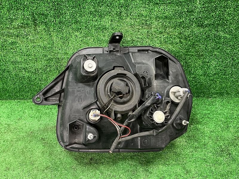 ジムニー JB23W 右ヘッドランプ ヘッドライト ランドベンチャー コイト 100-32081 35120-81A60 ZVD