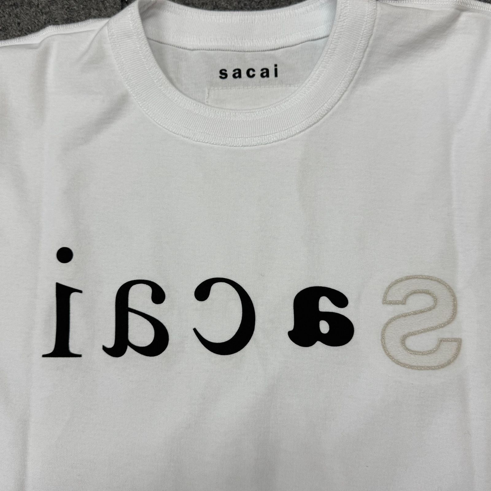 未使用品 sacai 25AW ”S“ LOGO プリントTシャツ 名古屋限定 半袖
