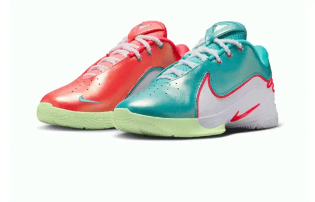 NIKE(ナイキ) レブロン 22 クリスマス 限定