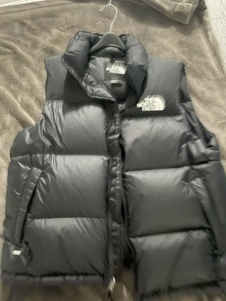 THE NORTH FACE(ザノースフェイス) Nuptse(ヌプシ) ベスト ダウンジャケット L (海外版)