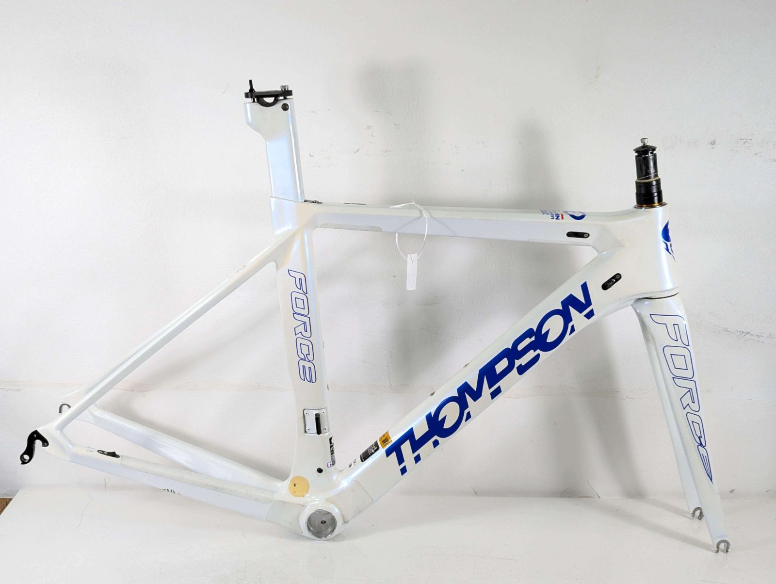 並品 THOMPSON FORCE XS 2017 リム フレームセット FR250417A