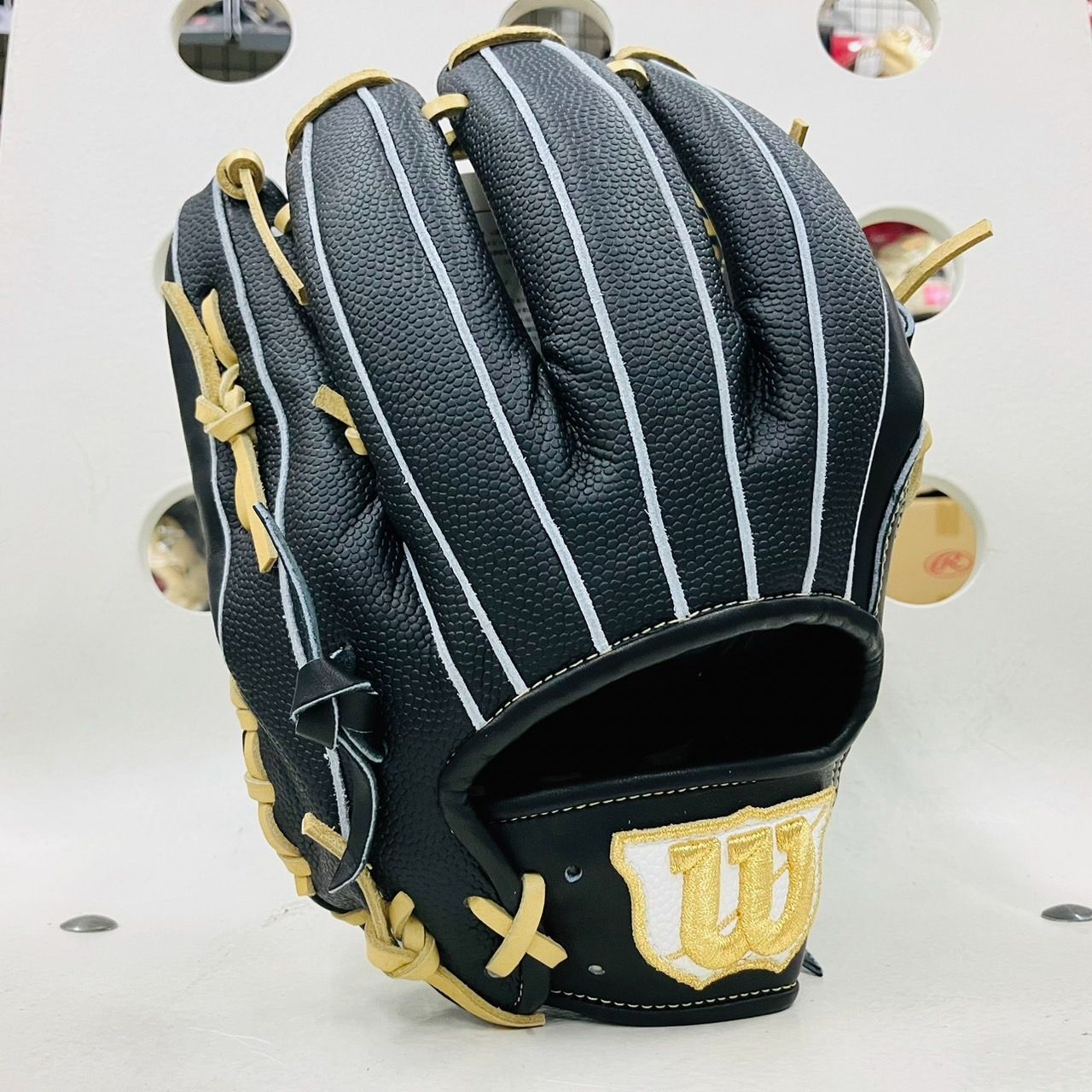 Wilson ウイルソン ウイルソンスタッフ WBW101514 硬式用 内野手用 外崎型 小指二本入れ 高校野球対応 日本製 大人気の87型採用！  デュアル構造 スーパースキン素材 ブラック - メルカリ