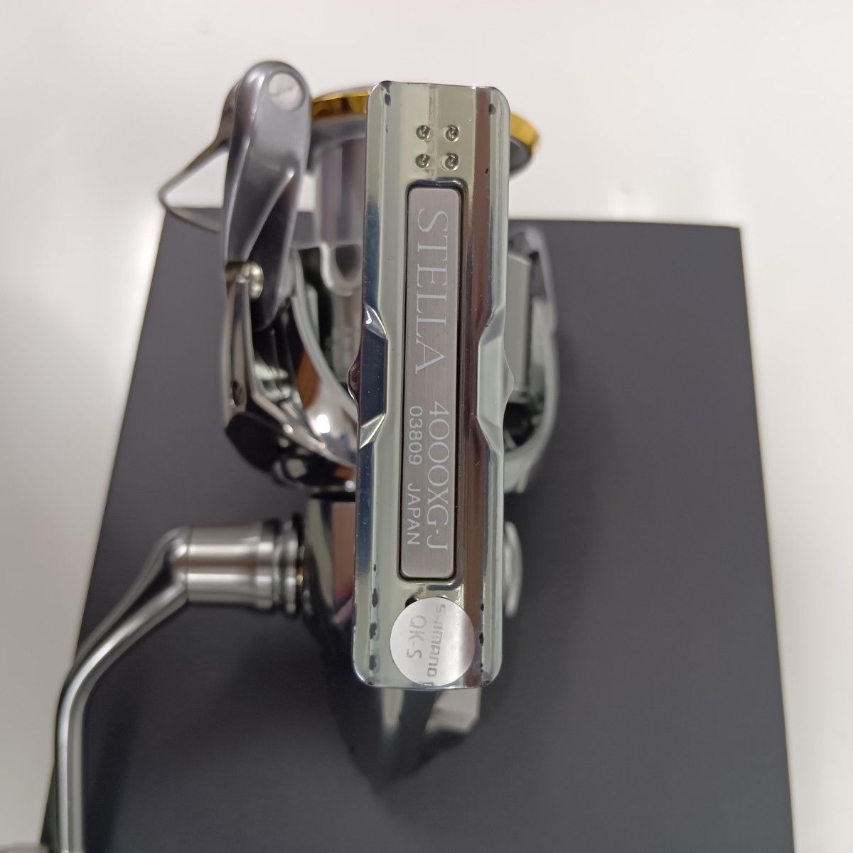 SHIMANO - SHIMANO シマノ 03809 スピニングリール　18ステラ4000XG キズ有 程度B 箱付 SHIMANO シマノ 03809 スピニングリール 18ステラ4000XG キズ有
