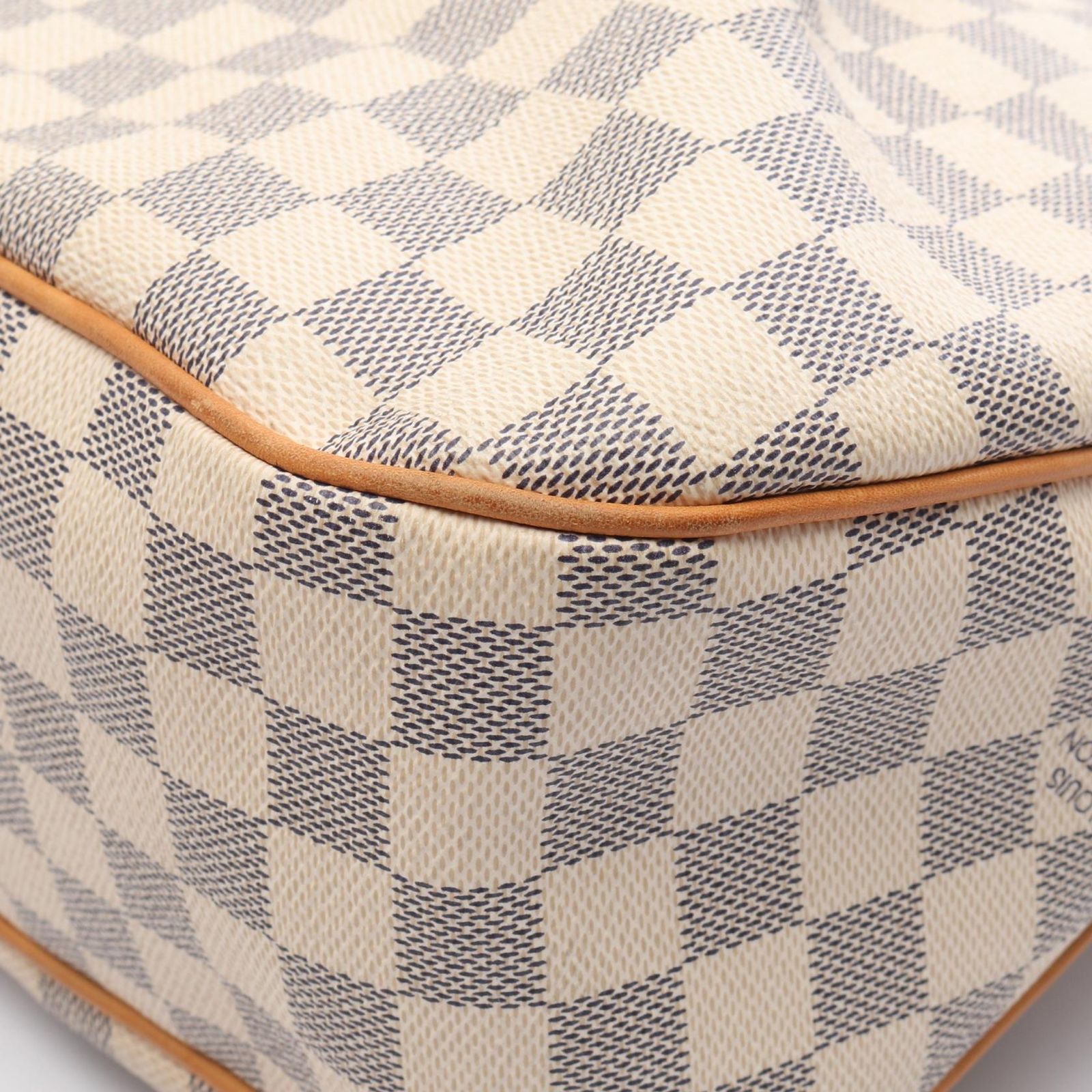 VUITTON