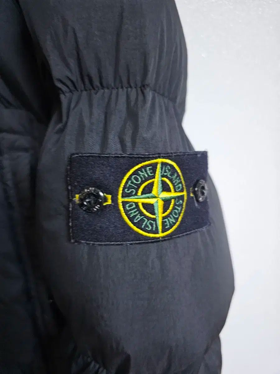 ストーンアイランド クリンクルレップス フードなし ダウン ほぼ