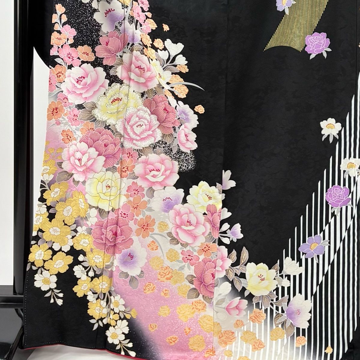 振袖 正絹 緑　黒 古典花柄　裄68.8㎝ 　成人式 中古 C-73 振袖 レンタル 成人式 21点セット 古典柄 レトロ アンティーク系