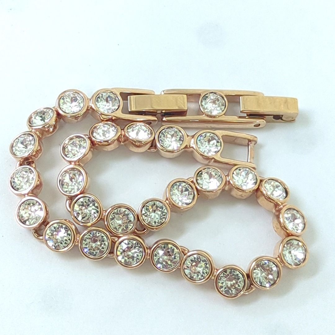 ✨美品✨Swarovski テニスブレスレット　大粒クリスタル　ラインストーン ✨美品✨Swarovski テニスブレスレット 大粒クリスタル ライン