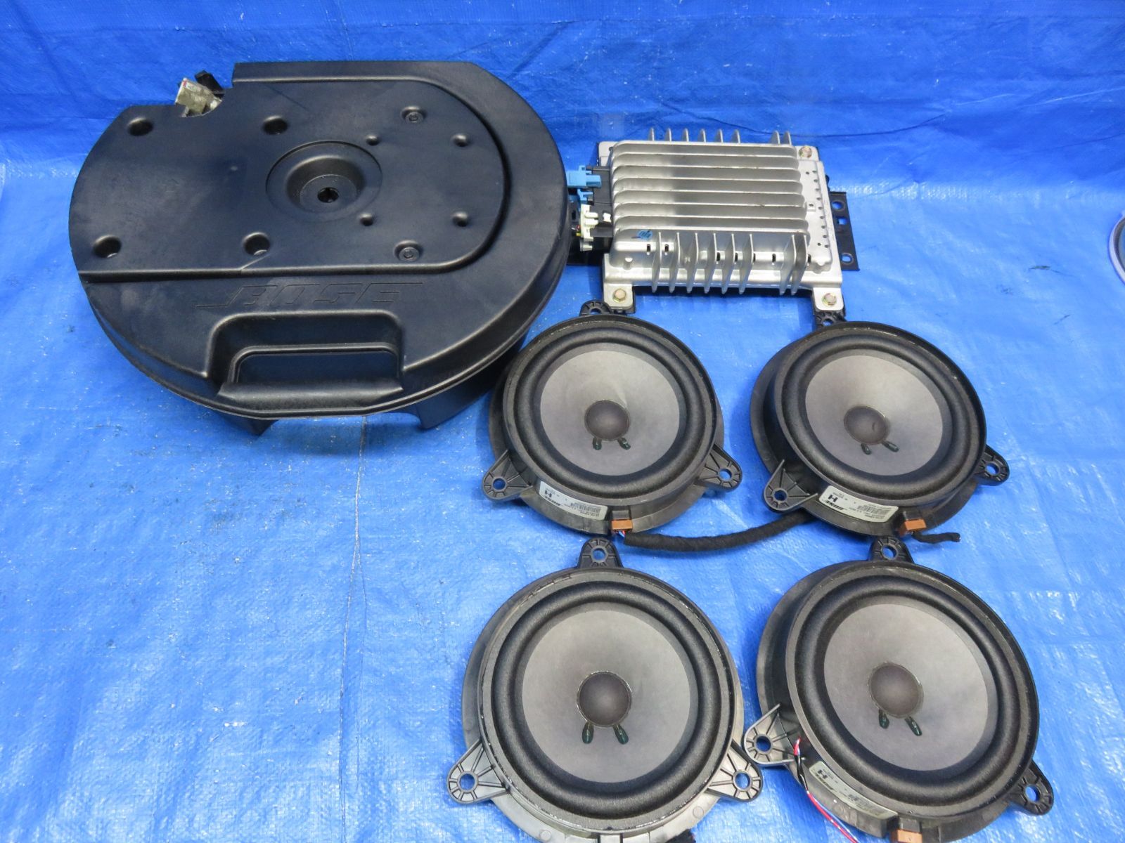 日産 ムラーノ 　純正 BOSE リア サブウーハー USED品  2025年最新Yahoo!オークション -ムラーノ 純正(カーオーディオ)の