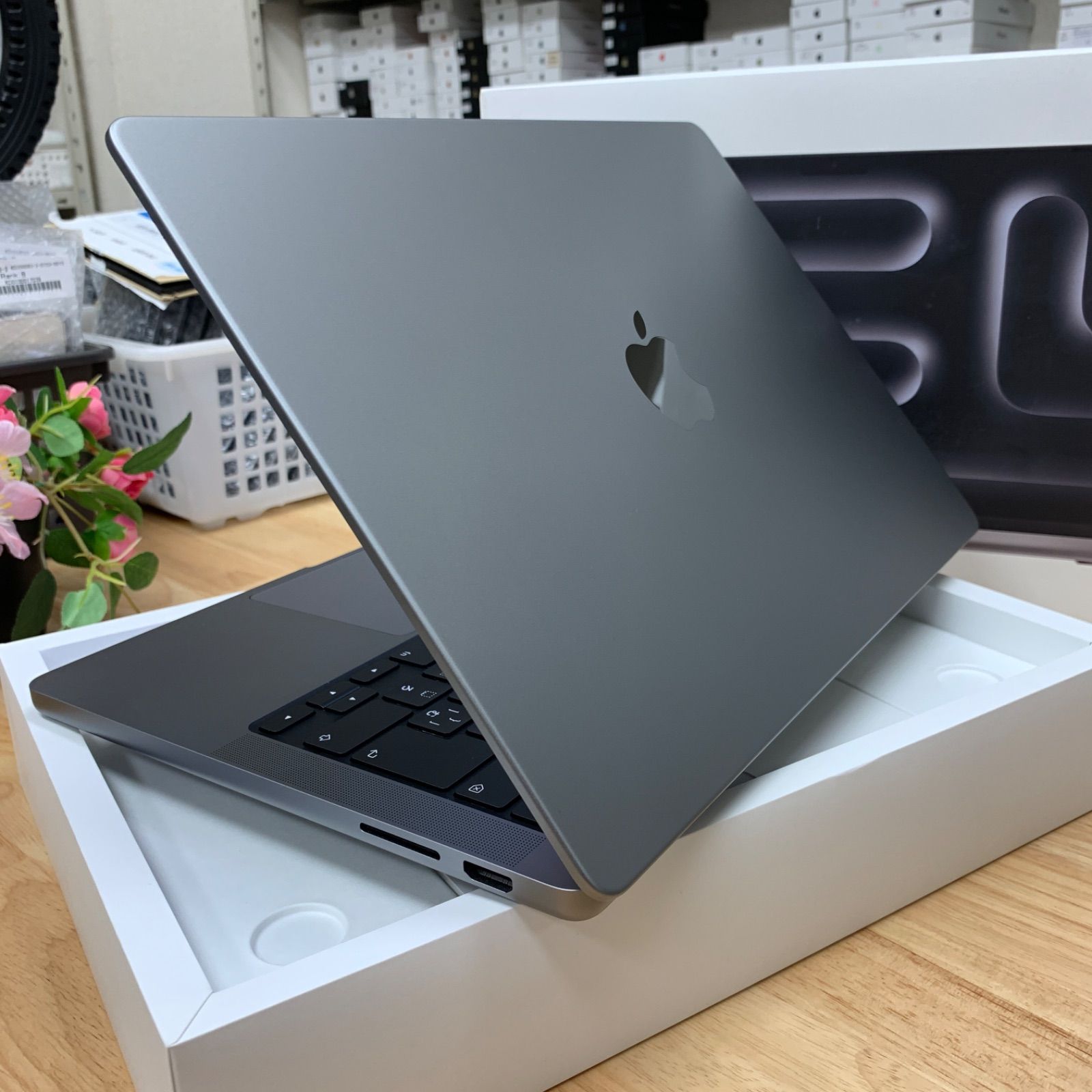 MacBook Pro 14インチ M3チップ 512GB スペースグレー 送料無料 CHRISTIANNAURATH_COM_BR