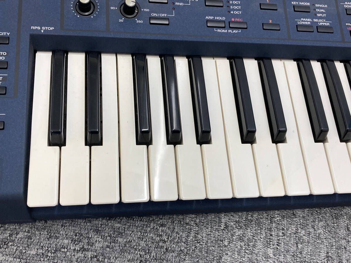 JP-8000 シンセサイザー