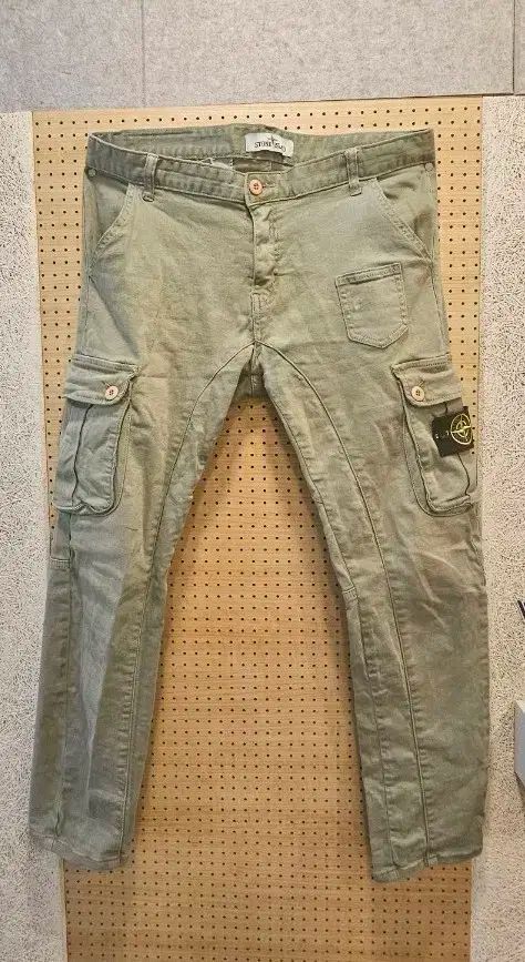 ストーンアイランド カーゴ ズボン グリーン