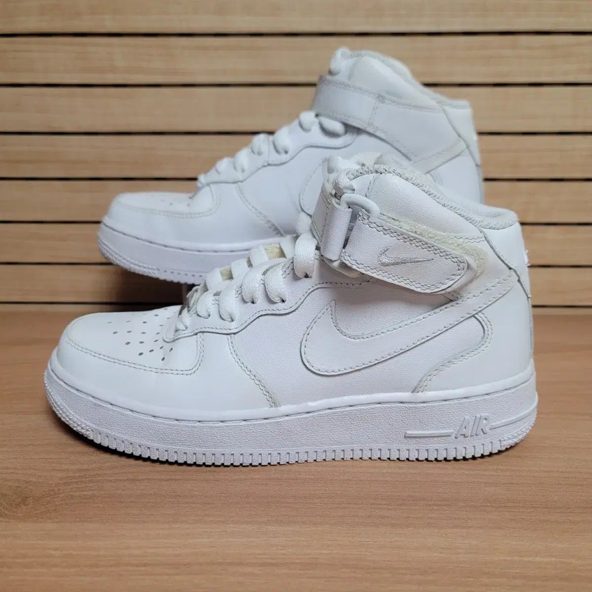 NIKE(ナイキ) エアフォース 1 ミッド ハイ 220 ー 225