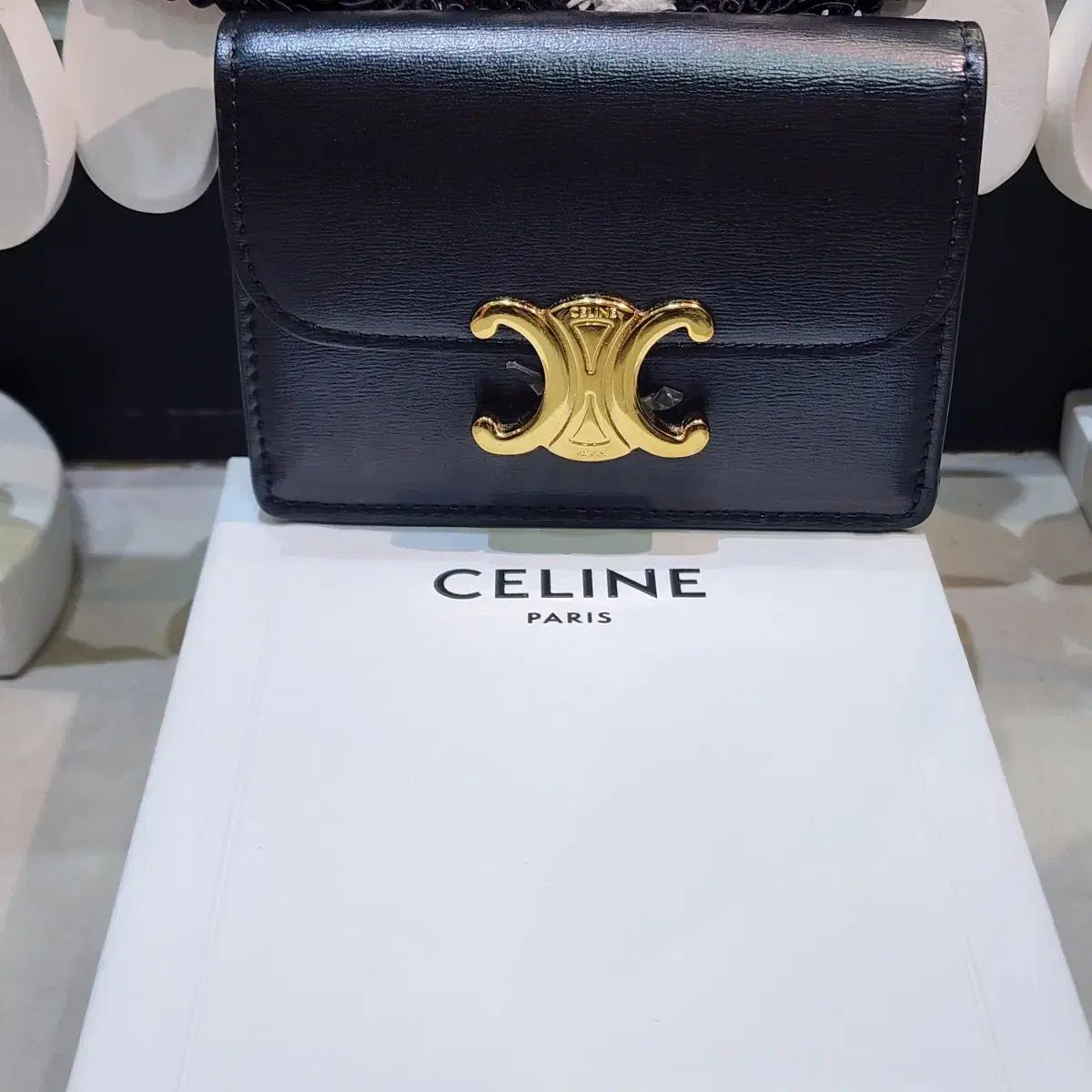 Celine(セリーヌ) カーフレザー フラップカードウォレット 調子