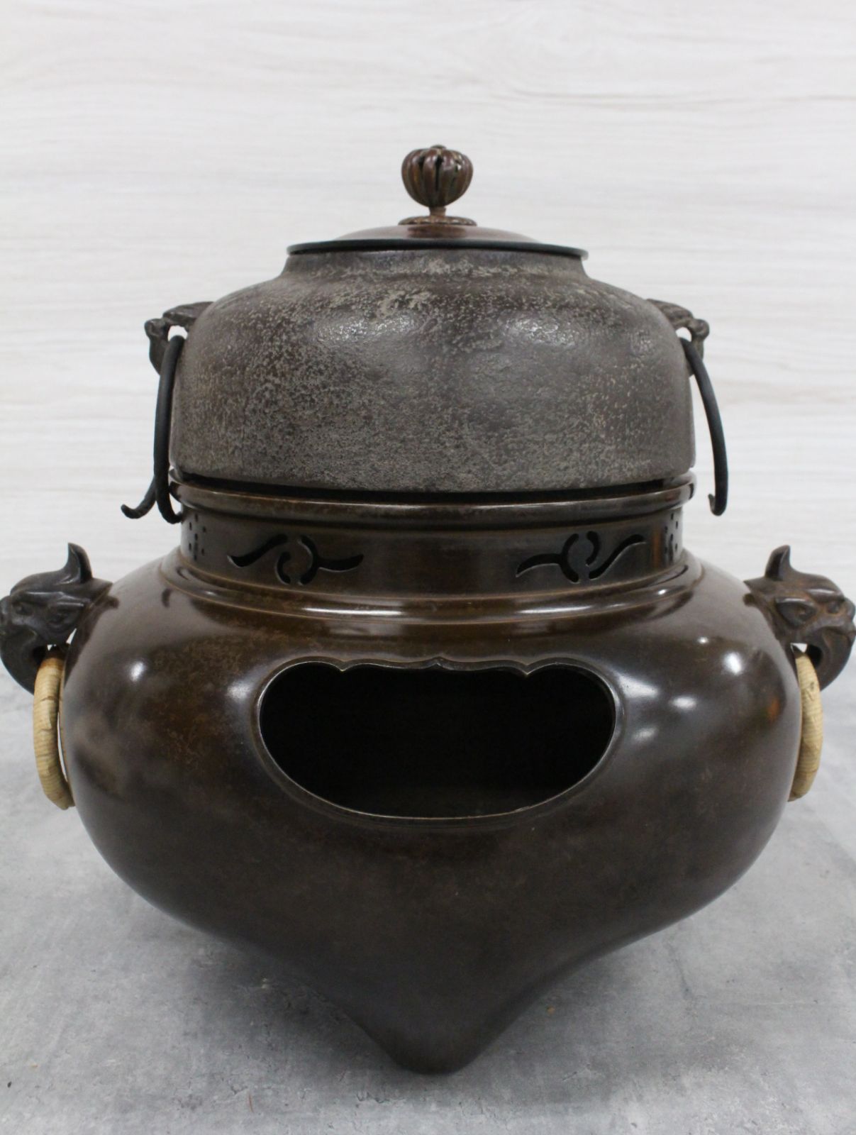 行董 大禾風炉 茶道具 風炉 釜 銘有り 鬼面風炉 AA0U86