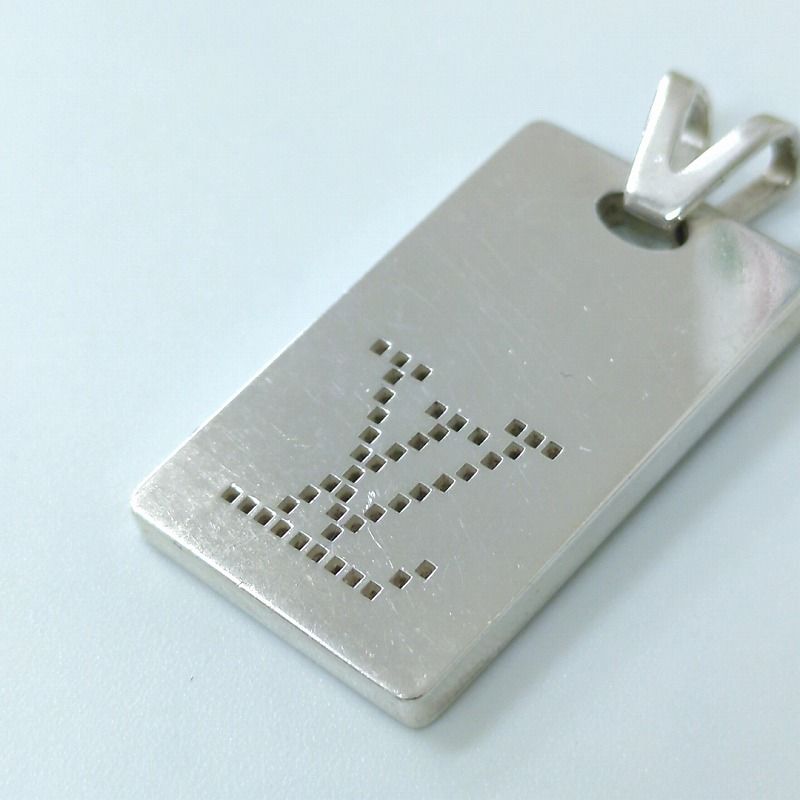 ルイヴィトン　ペンダントトップ　LV　M65741 LOUIS VUITTON ルイヴィトン ペンダントトップ LV M65741 - メルカリ