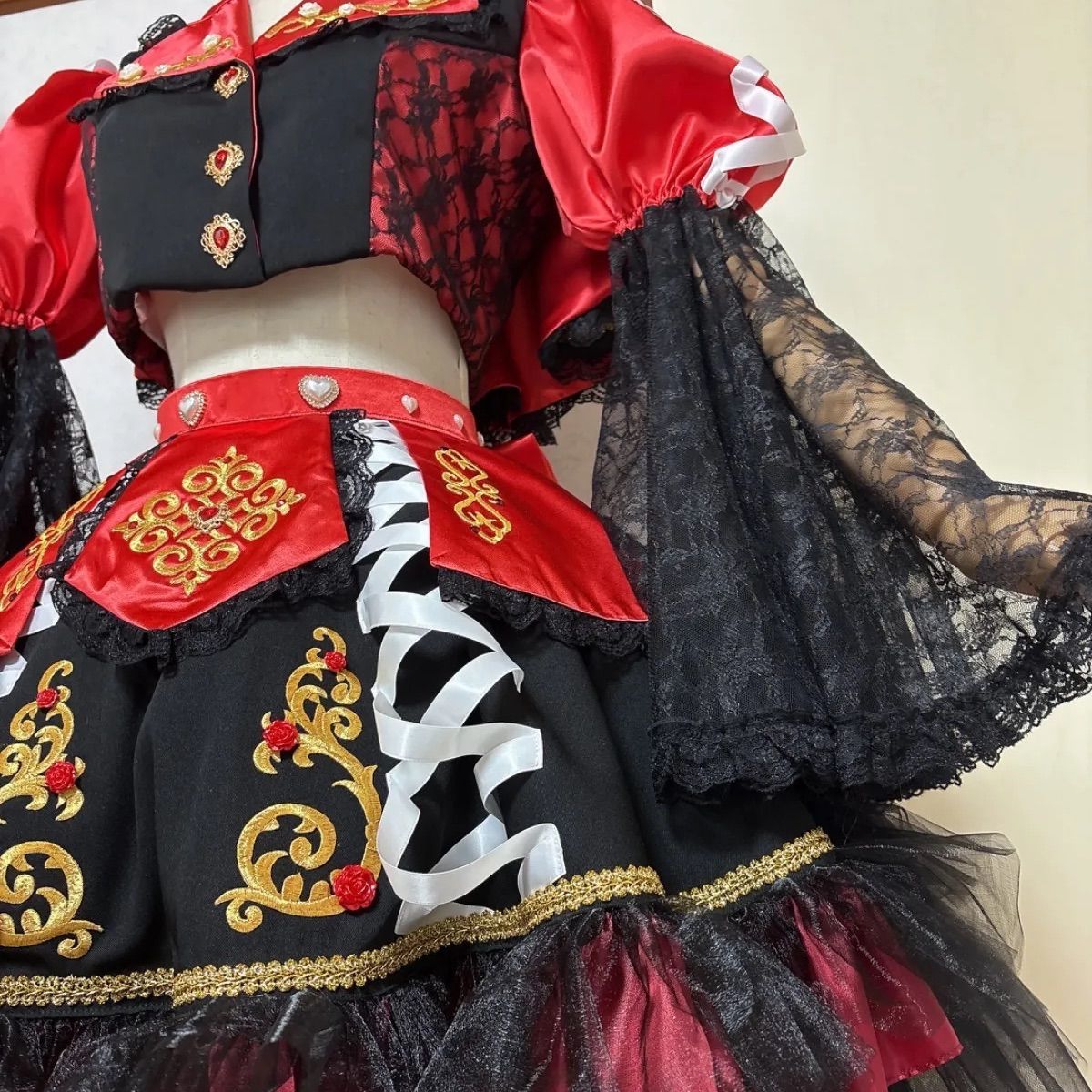 アイドル衣装 コンカフェ衣装 黒 赤 ゴールド - メルカリ