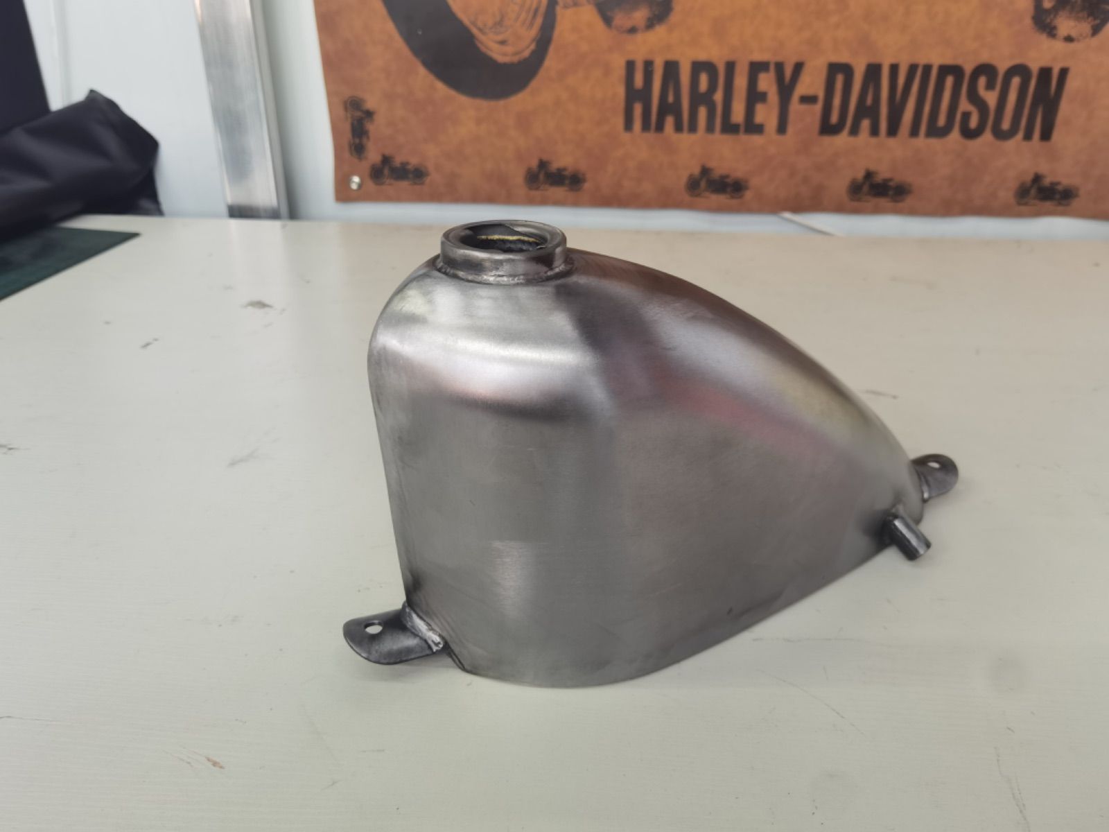 ナロースポーツスタータンクロートンネル ナロースポーツスタータンク ロートンネル｜ハーレーパーツの