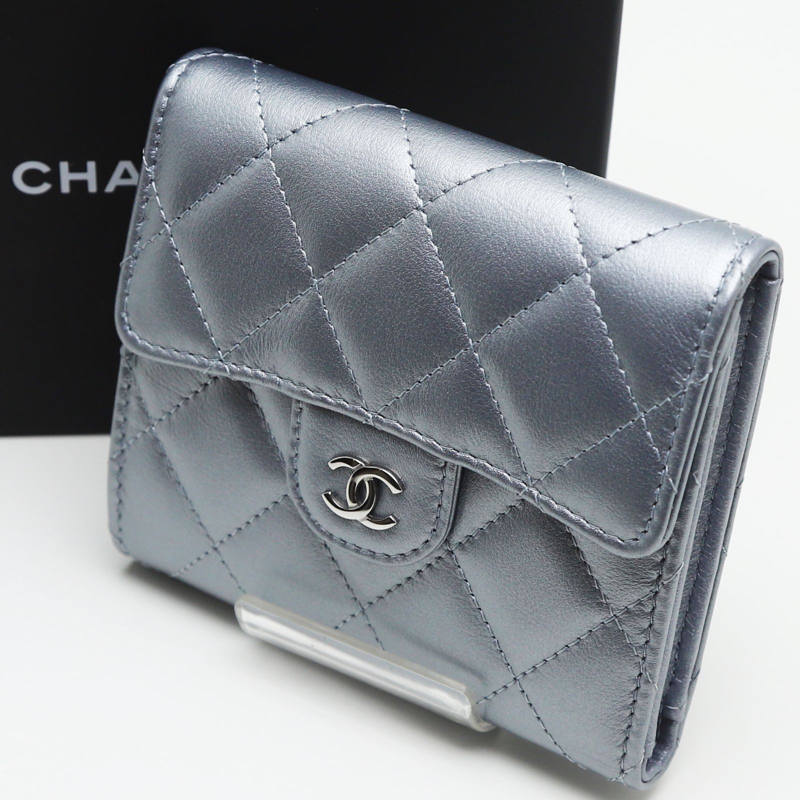 美品】シャネル クラシック スモール フラップ ウォレット マトラッセ 