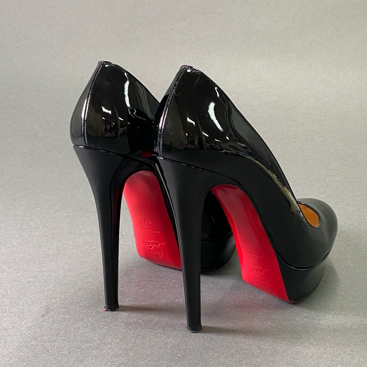 Christian Louboutin ブラック ハイヒール 【公式通販】