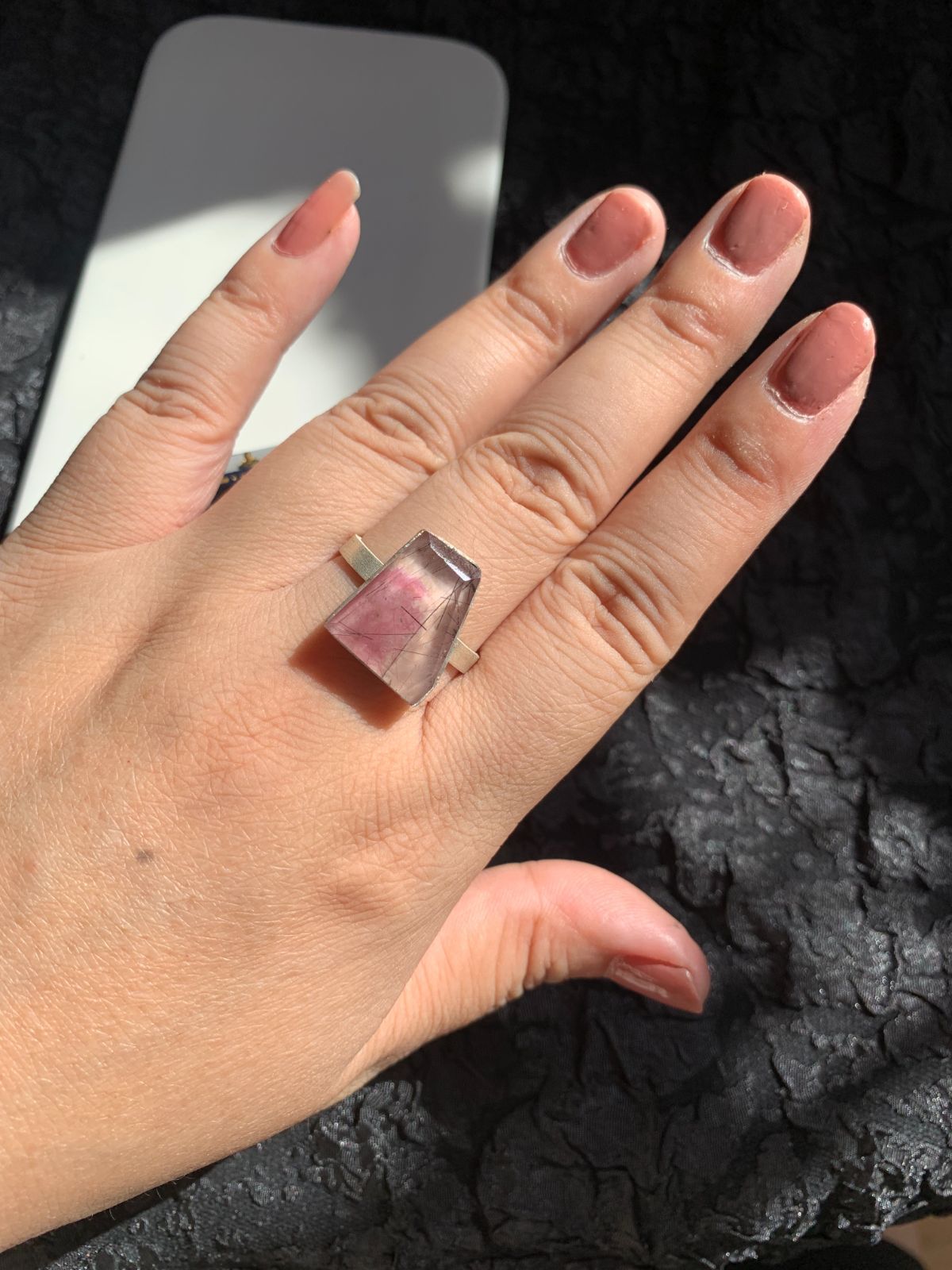 ロードナイト（ばら輝石）×ルチルクォーツ ダブレット ストーン リング 47 ロードナイト（ばら輝石）×ルチルクォーツ ダブレット ストーン リング