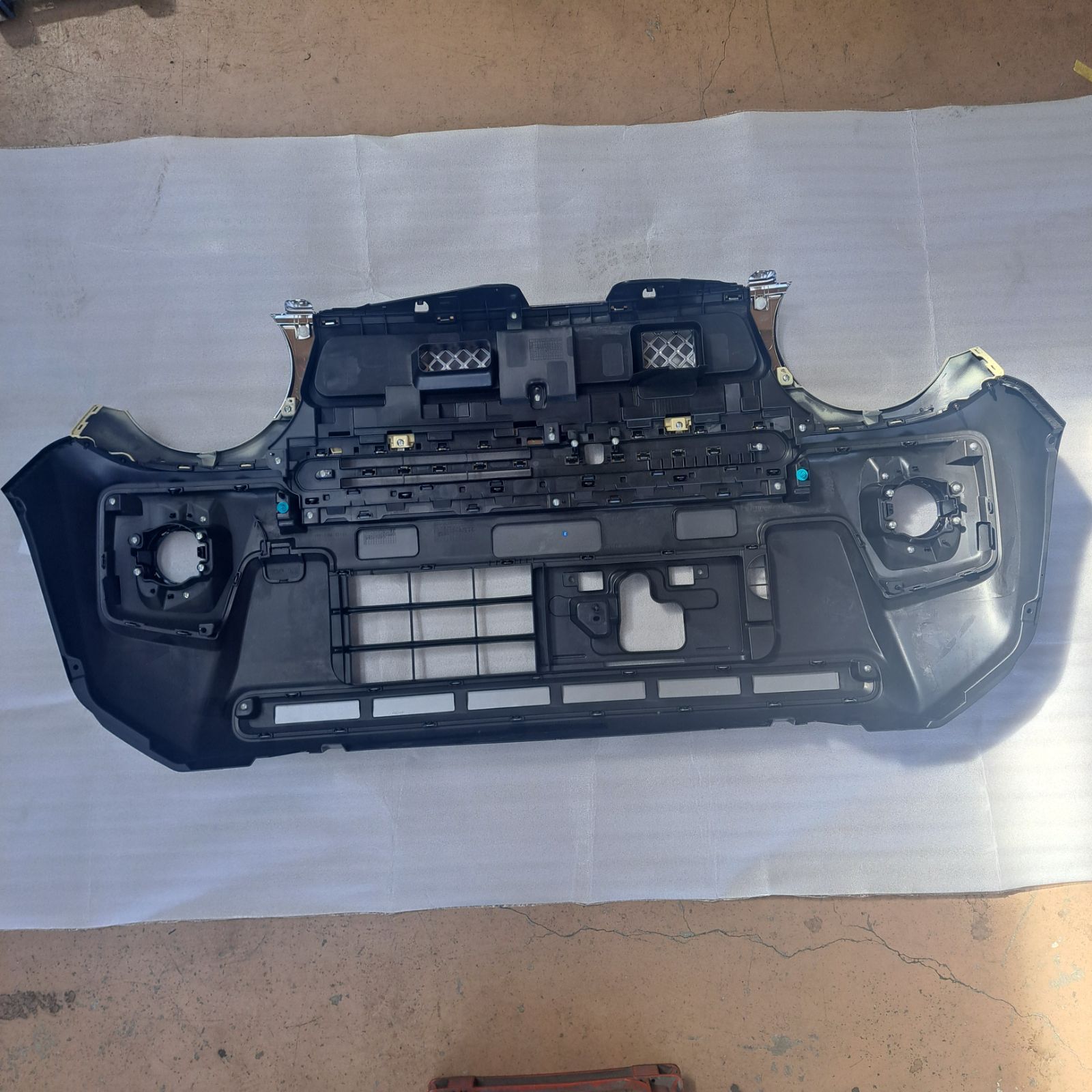 新車取外し品】ハスラー MR92S フロントバンパー - メルカリ