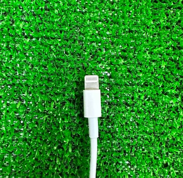 ⭐️Apple iPhone11 ミントグリーン 本体⭐️箱、ライトニングケーブル付 ライトニングケーブル2m3本lightningケーブルIphone充電器充電ケーブル