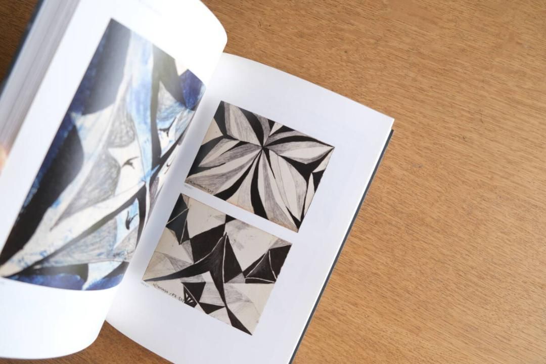 白髪一雄 KAZUO SHIRAGA a retrospective 図録 - メルカリ