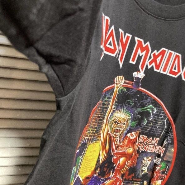 アイアンメイデン　IRON MAIDEN Tシャツ tee ティーシャツ バンド ロック ツアー　ライブ　デザイン 両面 プリント 派手 奇抜 古着 ビンテージ vintage パンク メタル ヒップホップ ラッパー アーティスト カットソー