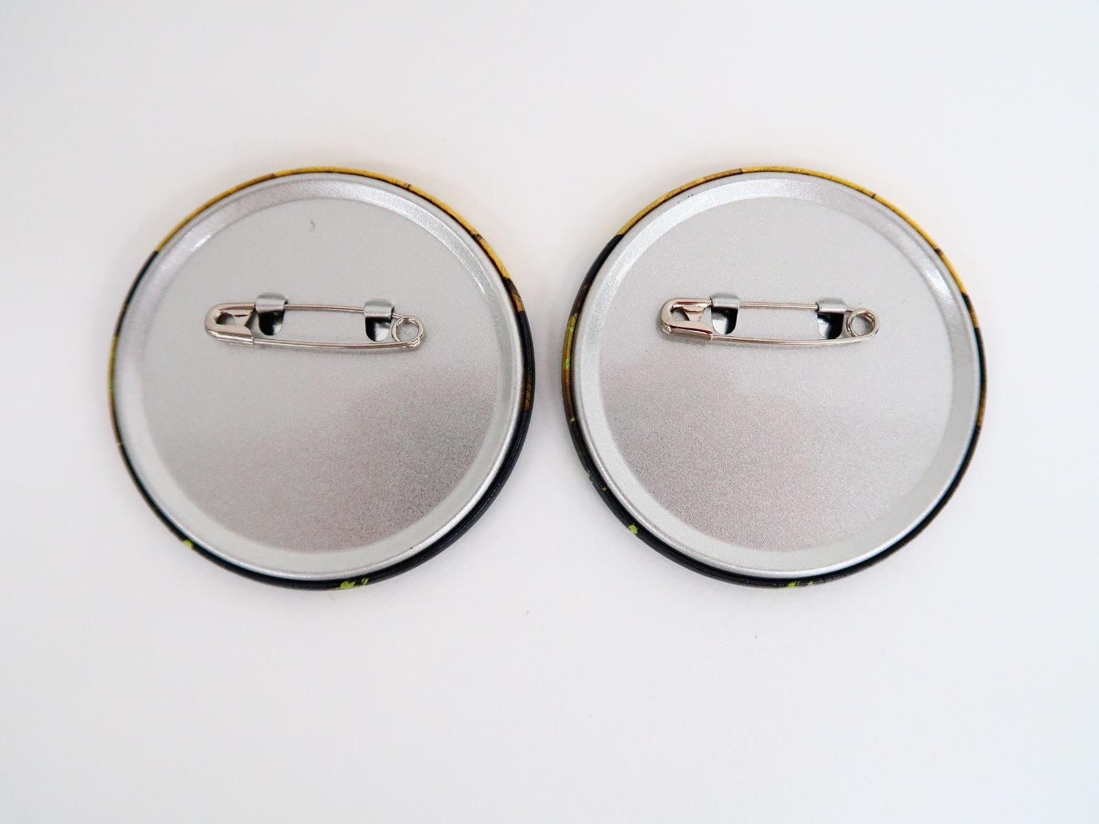 2点セット syudou やっちゃったわ 缶バッジ - メルカリ