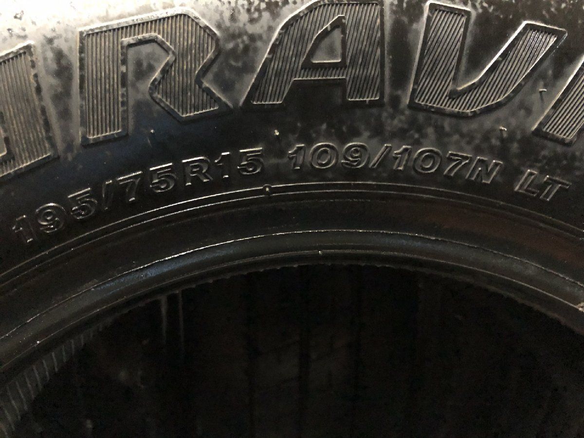 BS BRIDGESTONE DURAVIS R207 195/75R15 109/107N LT 15インチ ライト