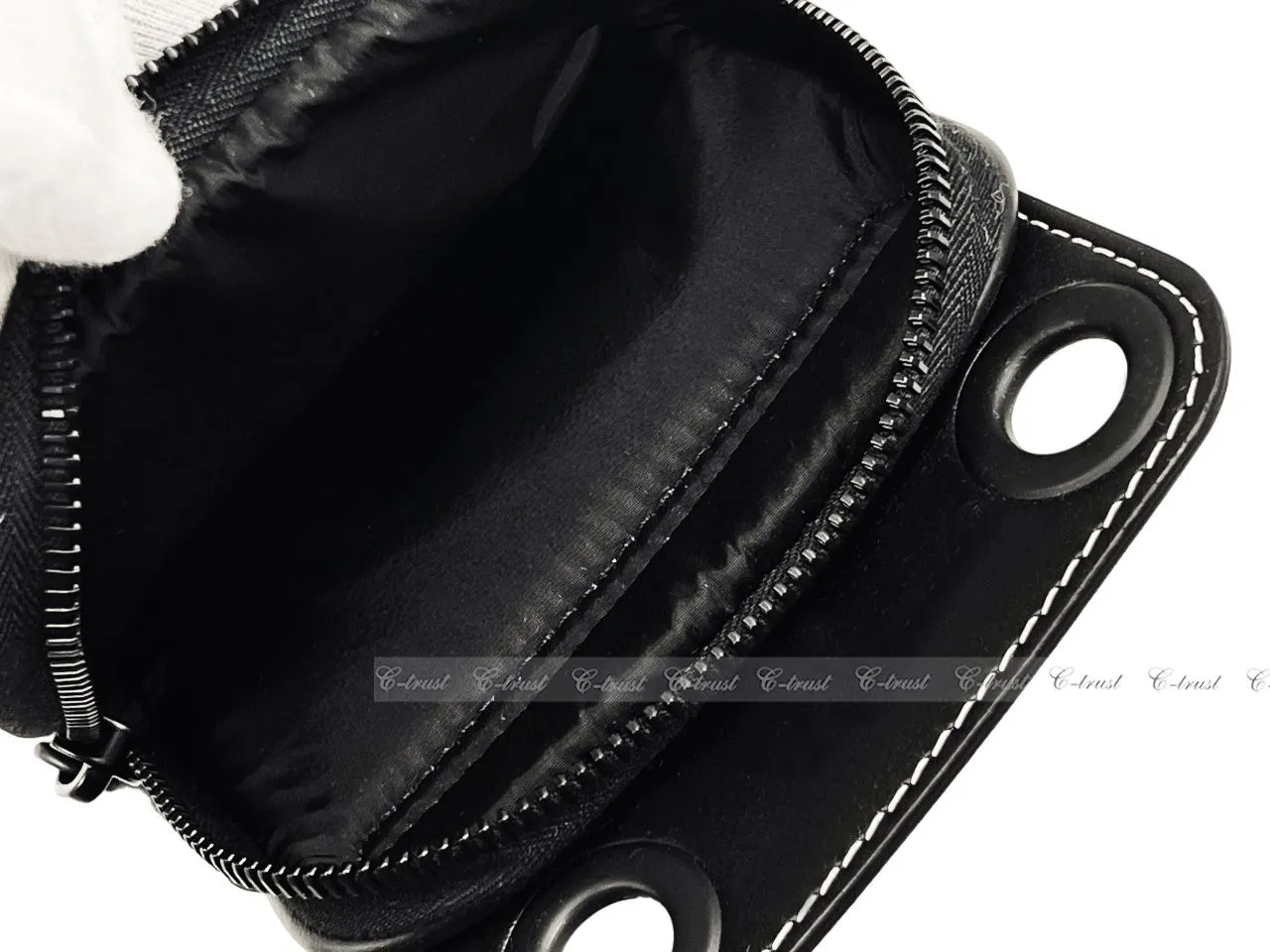 MONCLER モンクレール スマホ ポーチ ケース BAG ショルダー 