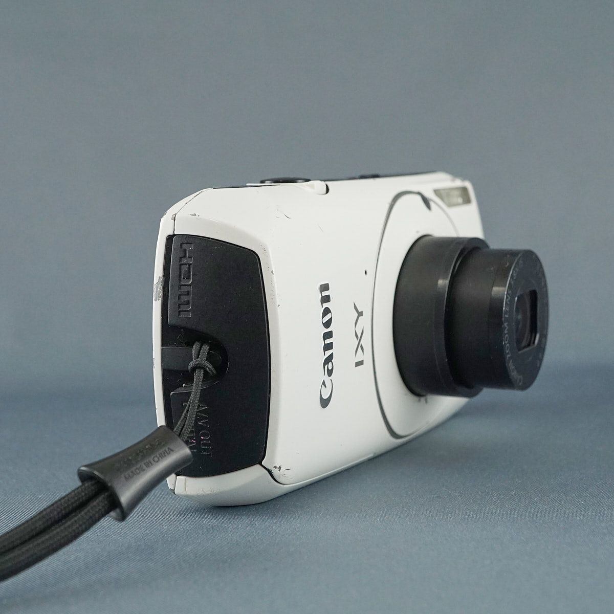 Canon - Canon IXY 30S デジタルカメラ USED品 本体＋バッテリー 1000万画素 光学3.8倍ズーム F2.0 明るい コンデジ ホワイト 完動品 CE4261 Canon IXY 30S デジタルカメラ USED品 本体＋バッテリー 1000万