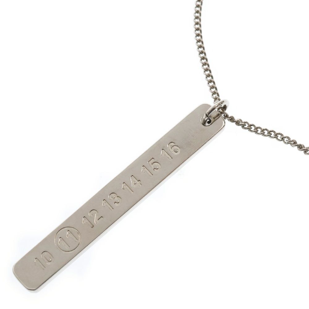 Maison Margiela 11 (メゾンマルジェラ11) ナンバーカレンダーデザイン