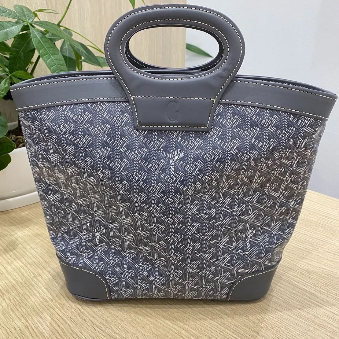 ゴヤール【GOYARD】 ベルーガMM ハンドバッグ グレー ヘリンボーン トワルゴヤール PVCコーティングキャンバス トートバッグ ショッピングバッグ  BELUGA MM TOTE BAG【Aランク】【中古】 - メルカリ