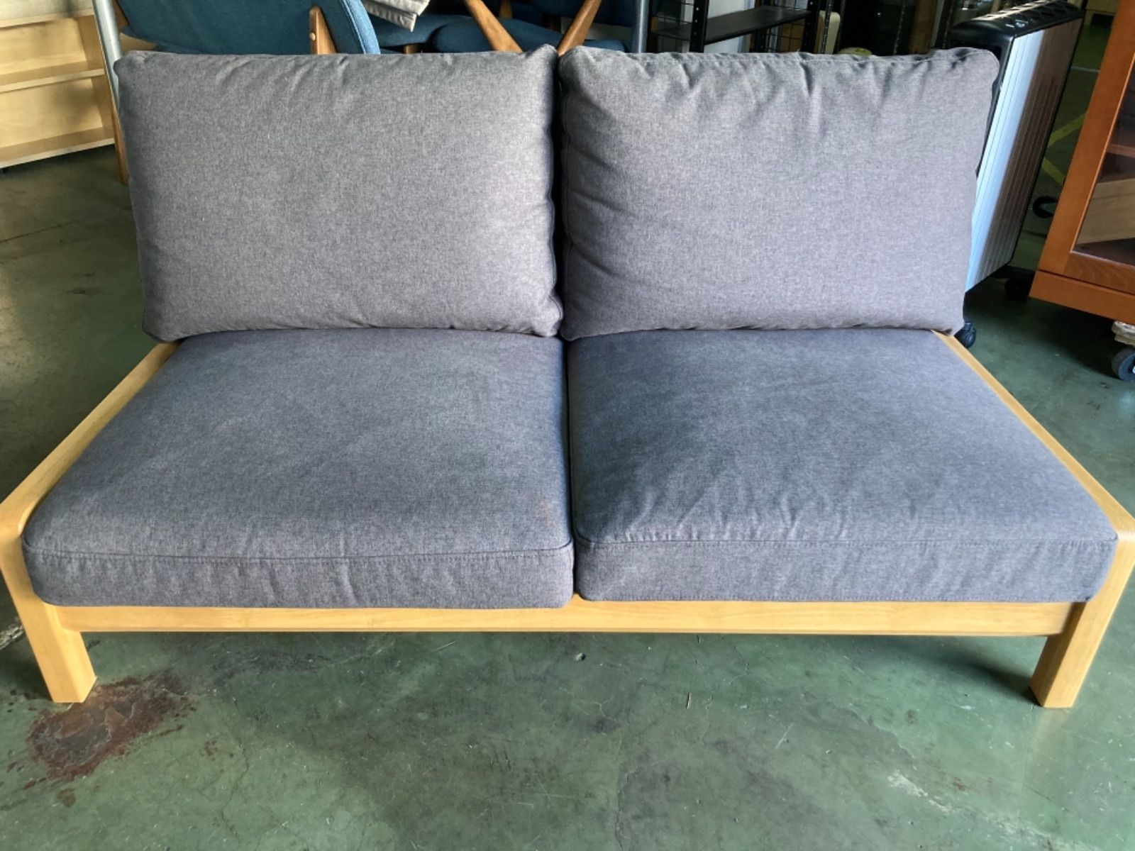 ○ 2人掛けソファー、木製フレーム、家具の大丸、ラブコ2P ○ 2人掛け