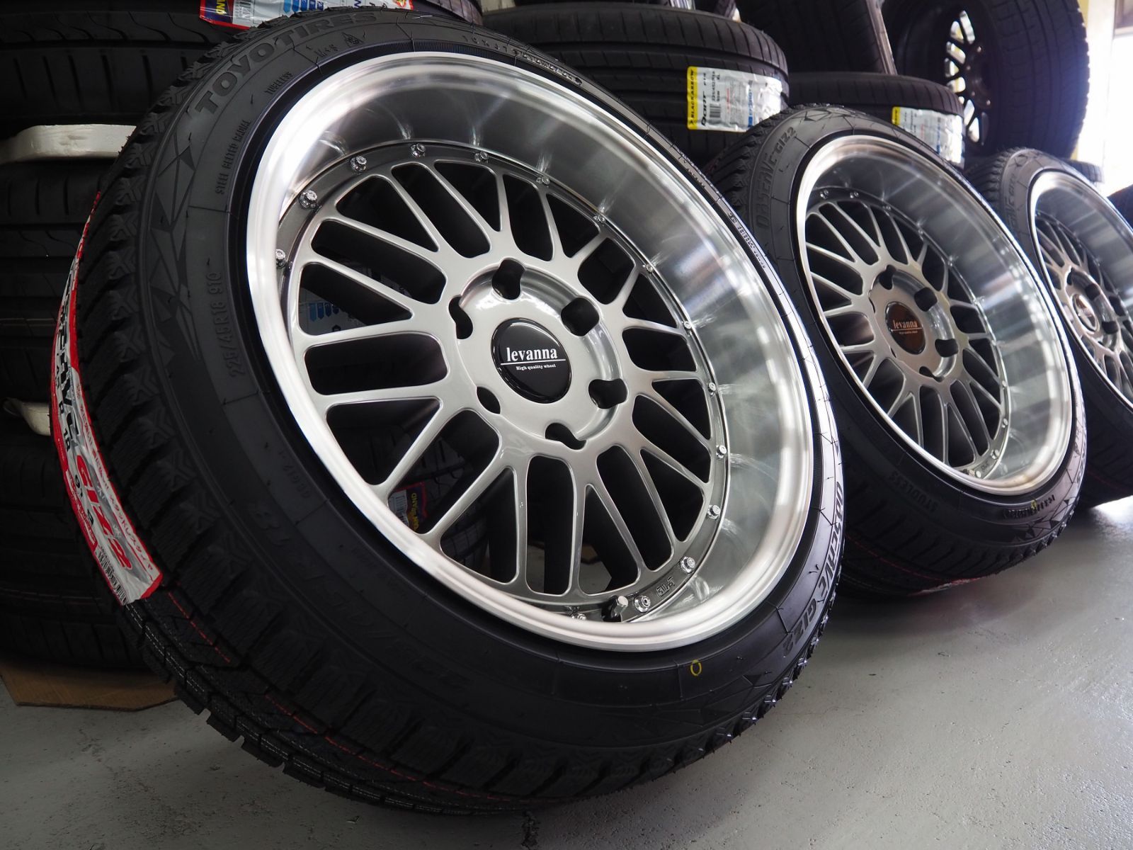 スタッドレス カスタムサイズ 要オーバーフェンダー 深リム 225/45R18 