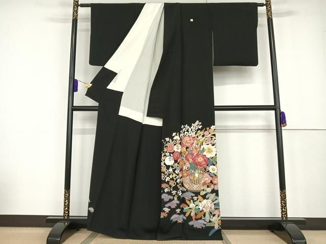 平和屋着物○本加賀友禅作家 百貫華峰 黒留袖 草花文