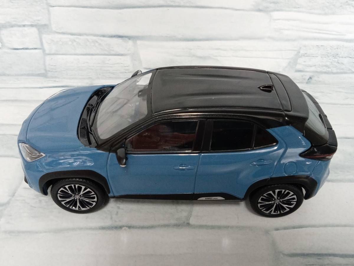 1/30 新型ヤリスクロス YARIS CROSS ハイブリッド カラーサンプル