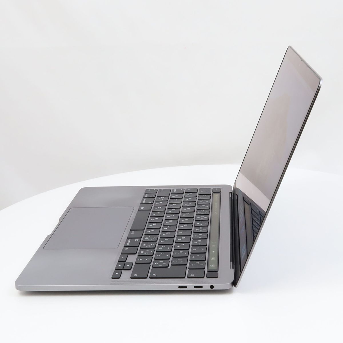 MacBook Pro 13インチ 2020 Four Thunderbolt 3 ports Cランク カラー