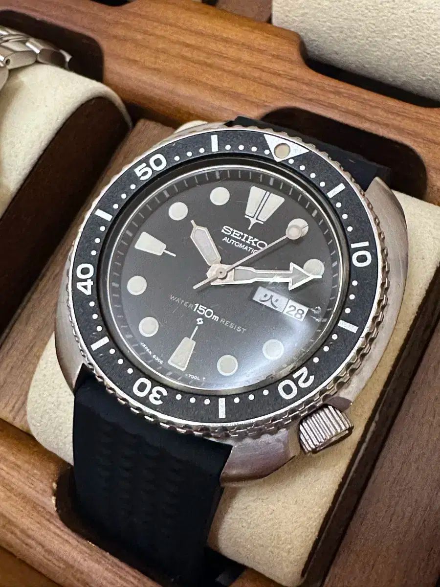25 07 オーバーホール SEIKO セイコー タートル 6306 ー 7001 すべてチェコ語