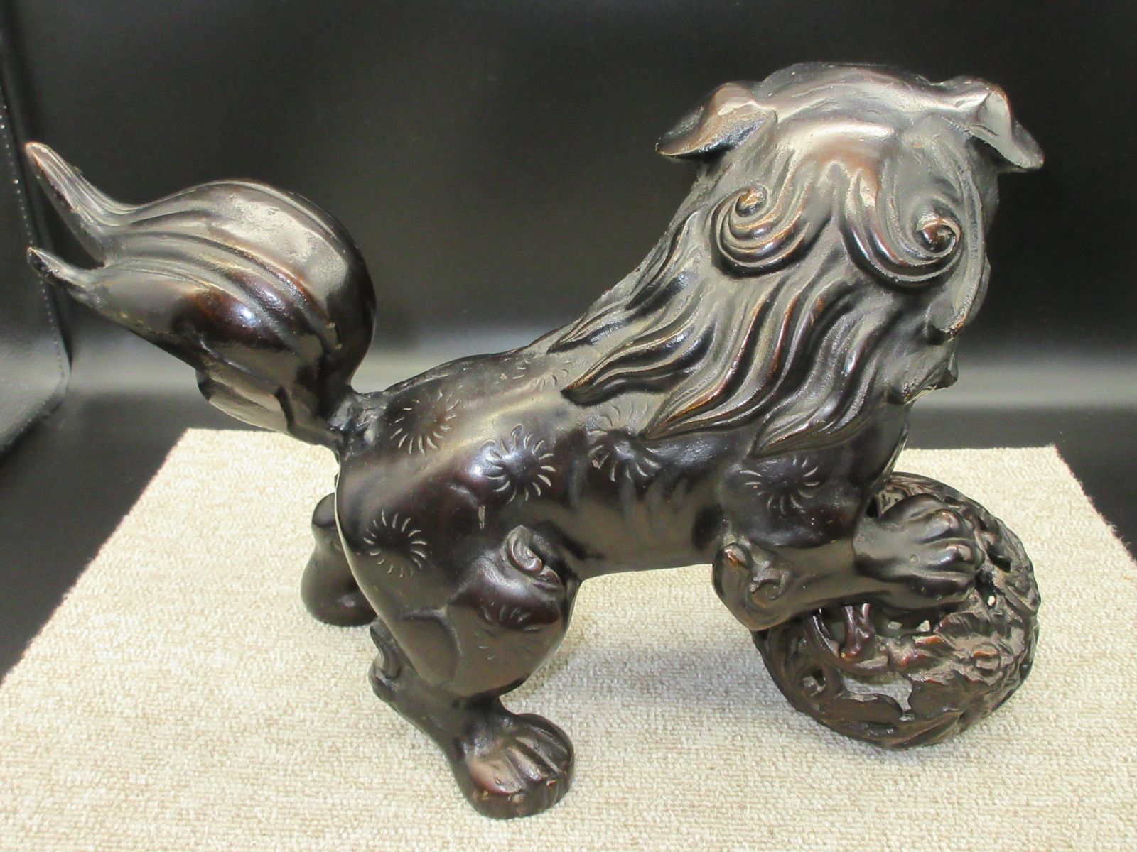 鋳物　狛犬飾り置物 imono.komainu.9006-m.jpg