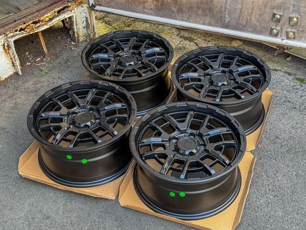 マットブラック