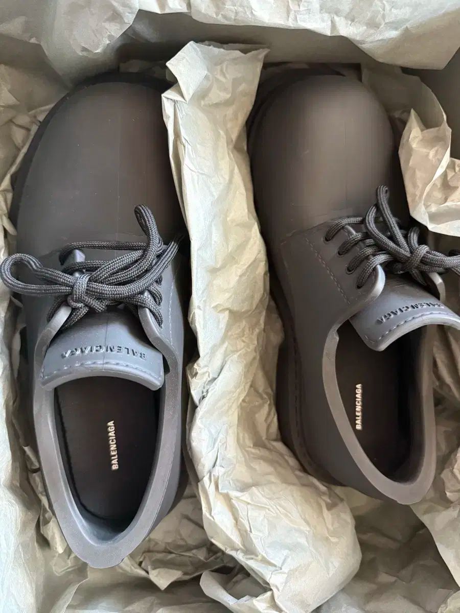 BALENCIAGA バレンシアガ