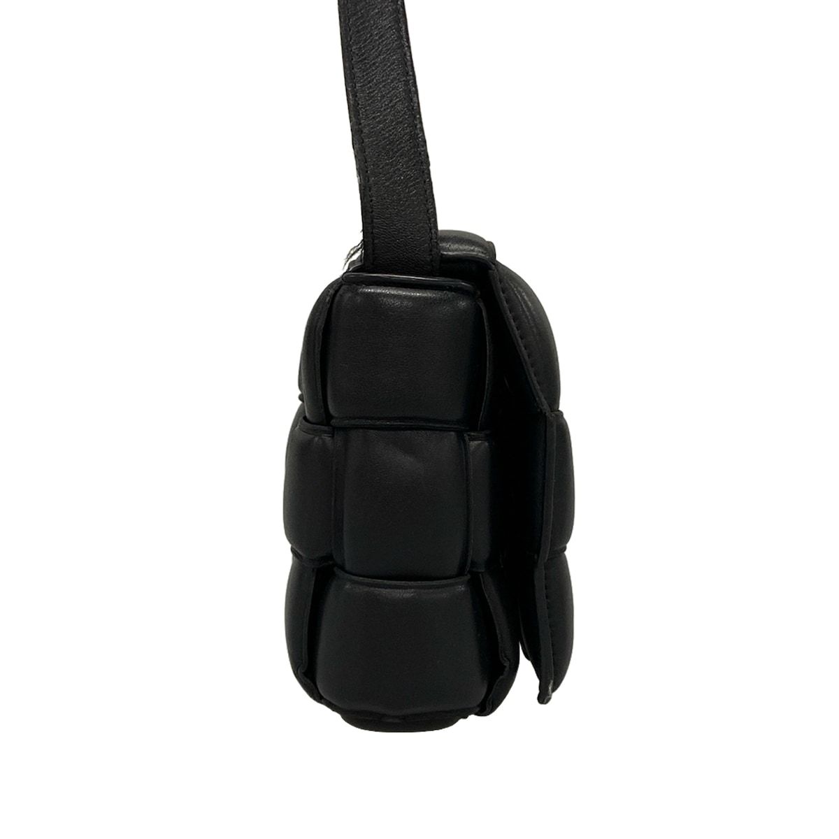 BOTTEGA VENETA ボッテガヴェネタ ショルダーバッグ パデッド カセット 黒 ラムスキン