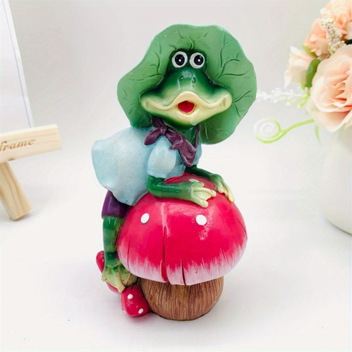 置物 オブジェ ガーデンオーナメント キノコの上に乗っているカエル かえる 屋外 屋内 室内 インテリア 玄関 リビング ダイニング 装飾 庭 ガーデニング 装飾 ガーデン 可愛い ギフト インテリア用品 贈り物 雑貨