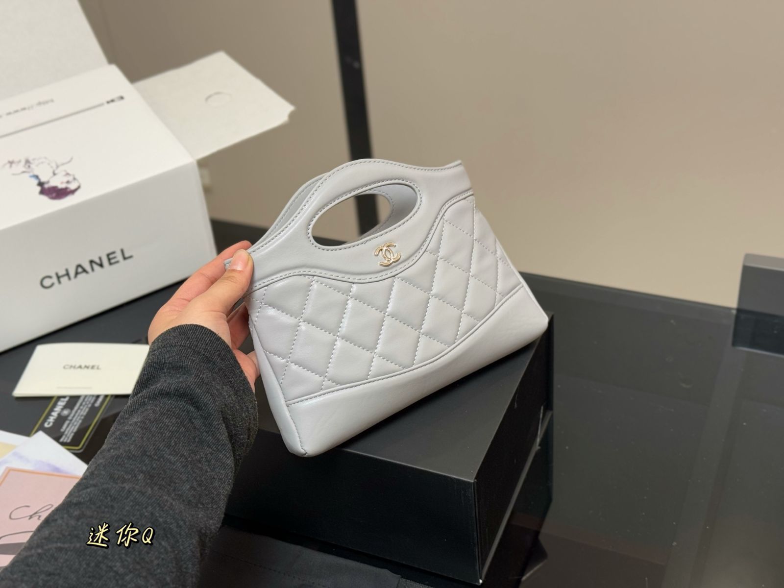 輝きを添えて☆CHANEL CHANEL 31 ミニ ショルダーバッグ CHANEL ミニ チェーンショルダーバッグ 31番台 | AMONA VINTAGE